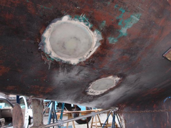 STBDCockpitdrain-saltwaterintake-filled_zps815c80ab